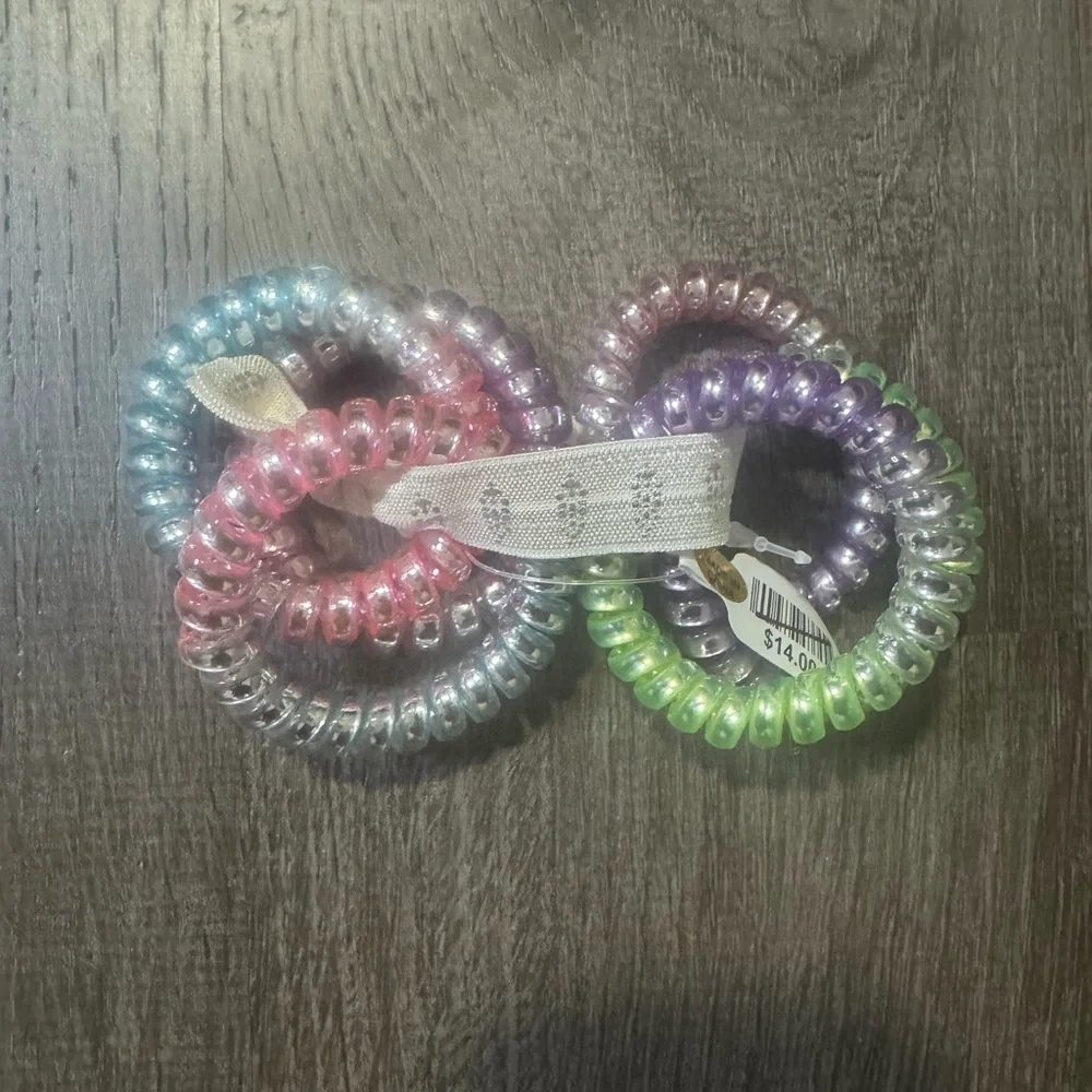 NWT Free People Pack of 6 Rubber Hair Ties